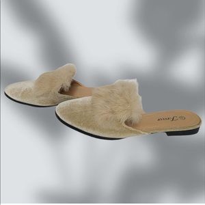 Forever Beige Fluffy Slippers, sz 8.5
